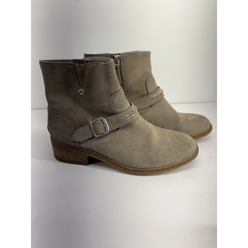 Sperry Women's Seaport Storm Buckle Bootsie Suede Fashion Boot, Tan 6‎